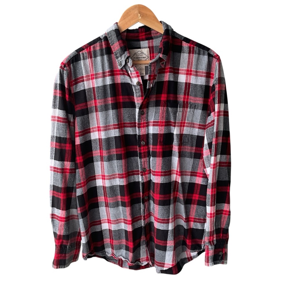 st john's bay Flannel Shirt Sweater Top Red Black Plaid Button Up consign Medium